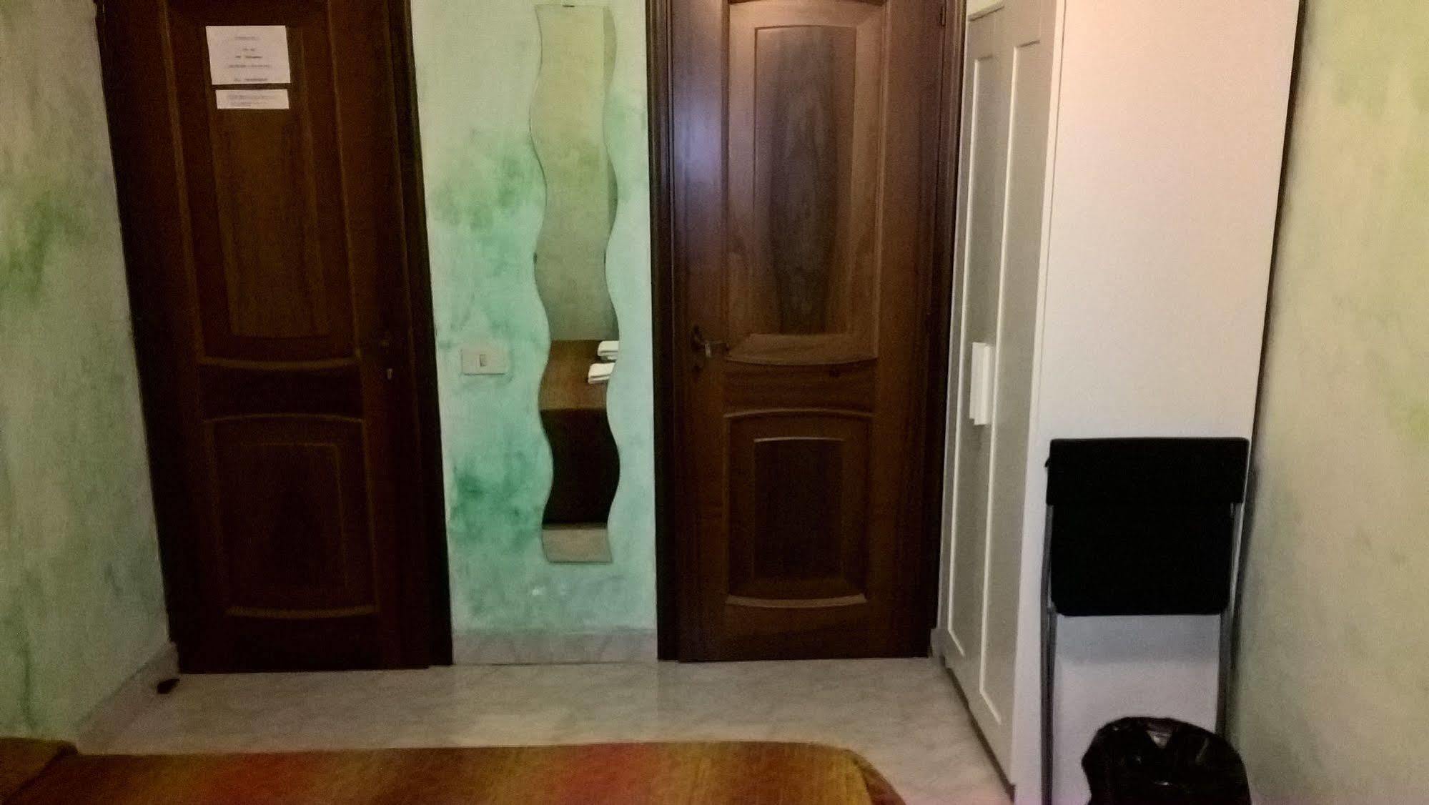 Gigi Holiday Rooms Řím Exteriér fotografie